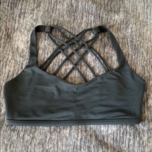 SALE! 🍋 Lululemon “Free to Be” Sports Bra